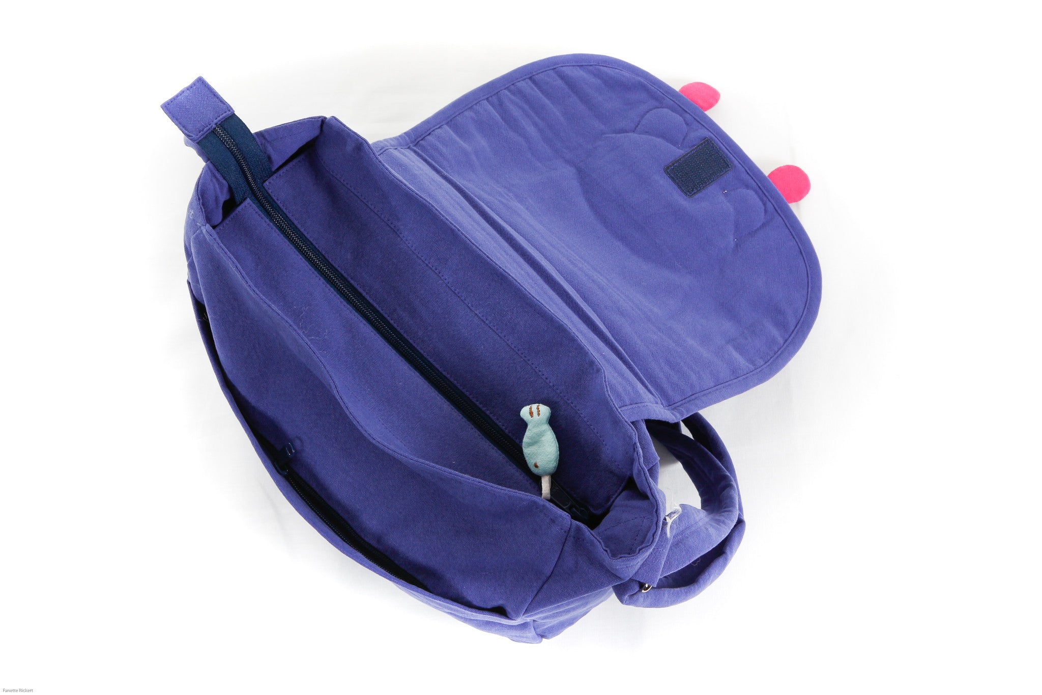 Cara Cat Shoulder Bag